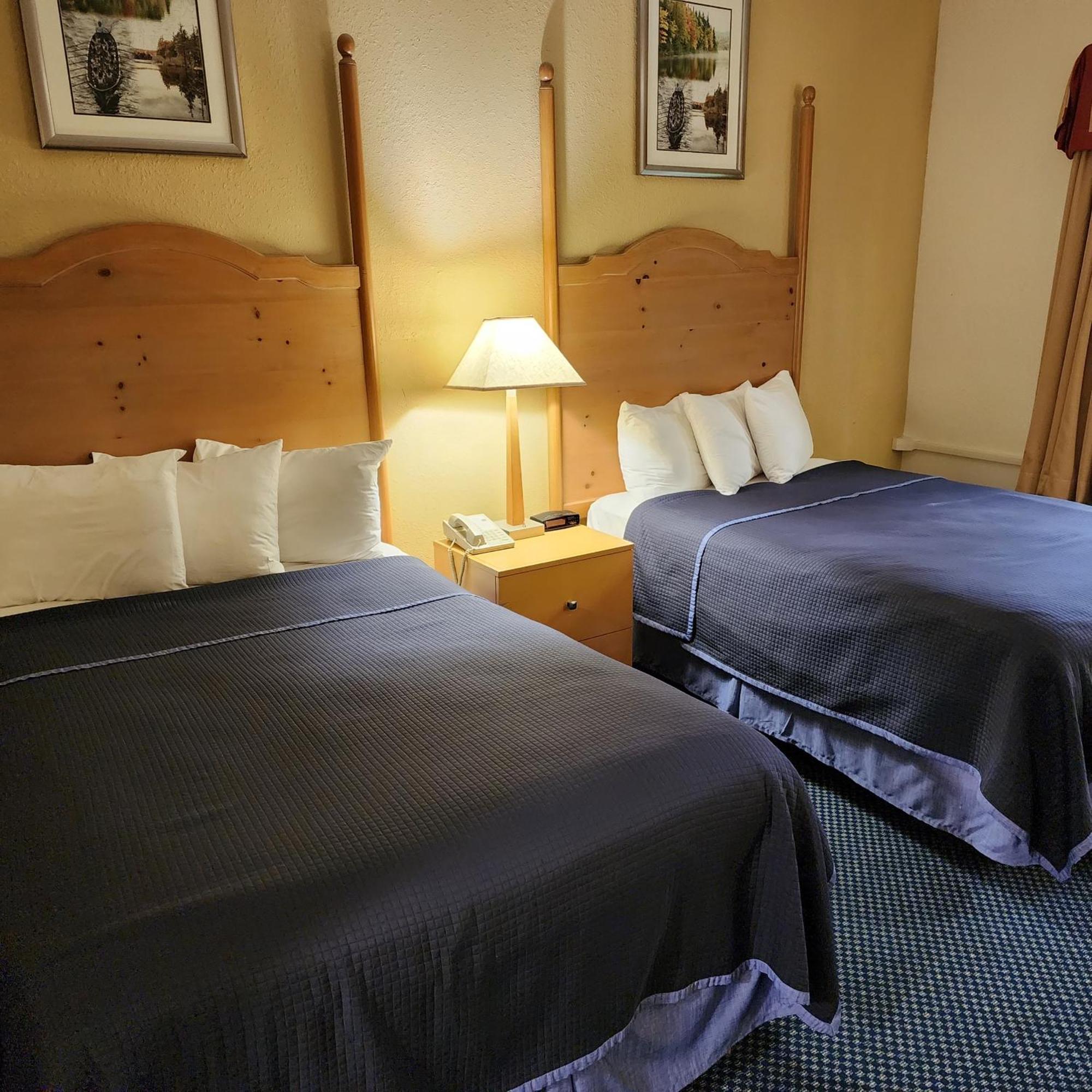 Katahdin Inn & Suites Millinocket Extérieur photo
