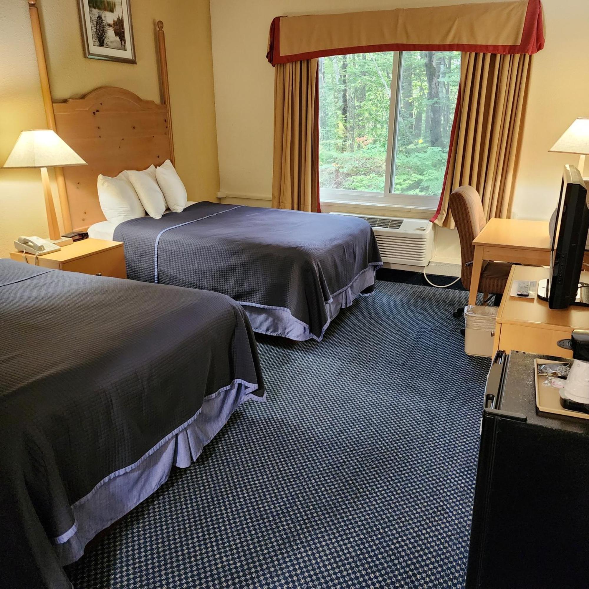 Katahdin Inn & Suites Millinocket Extérieur photo