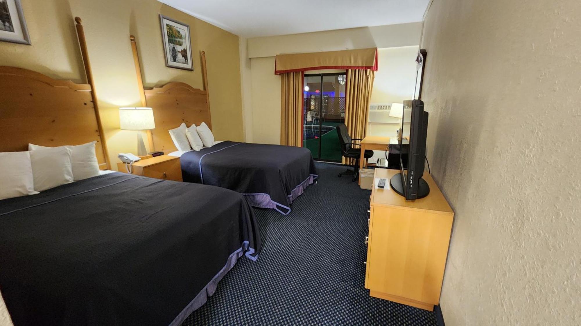 Katahdin Inn & Suites Millinocket Extérieur photo