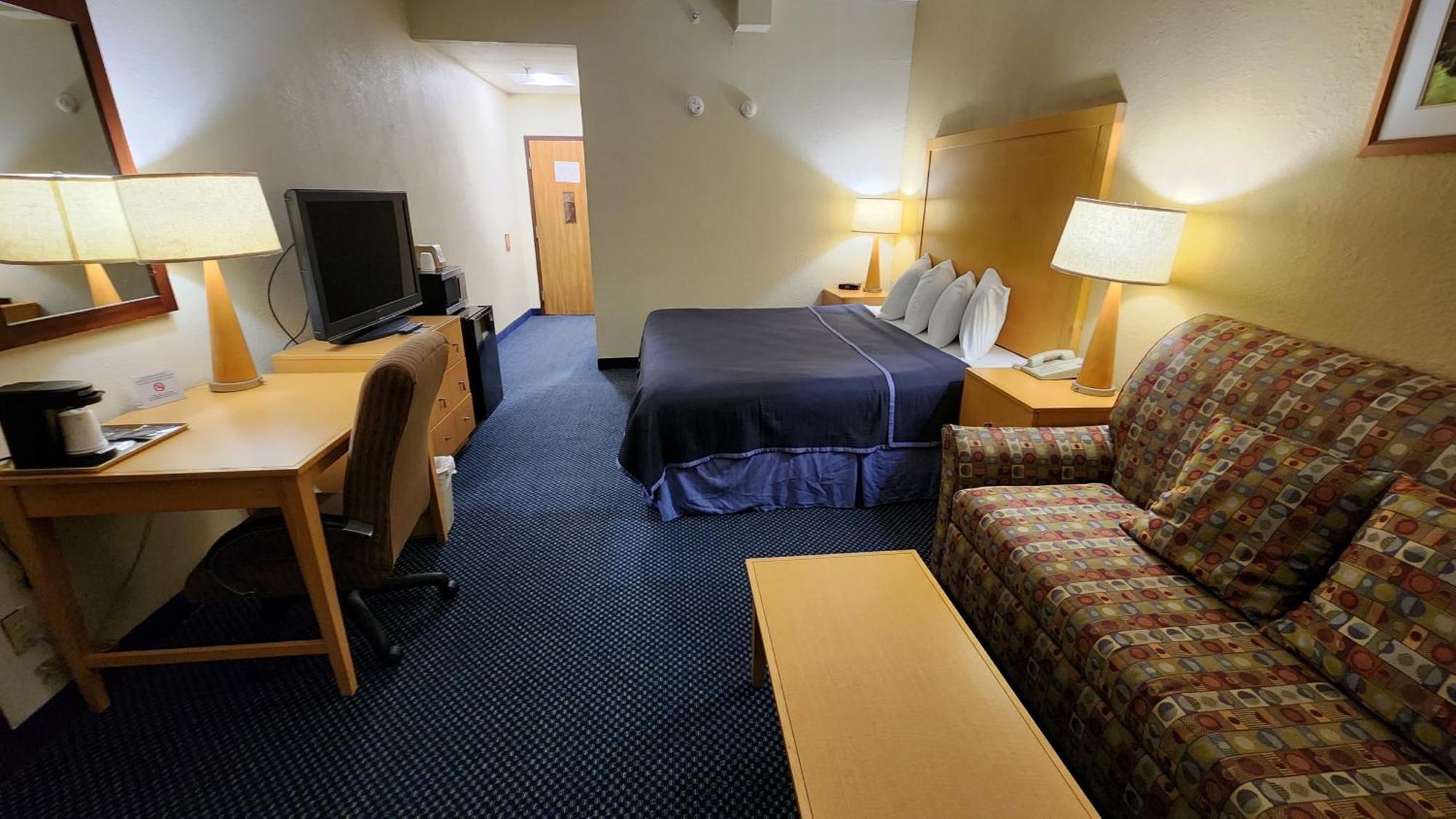 Katahdin Inn & Suites Millinocket Extérieur photo