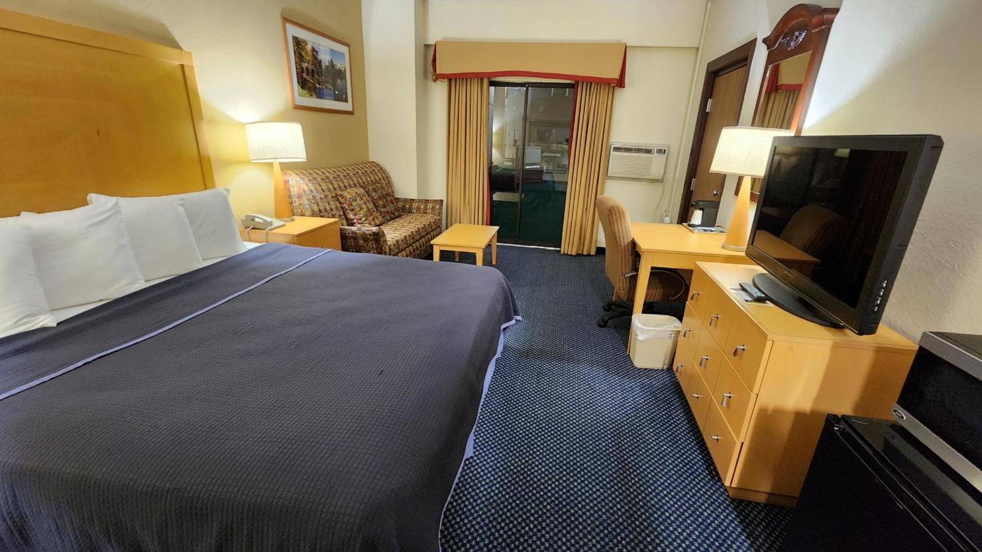 Katahdin Inn & Suites Millinocket Extérieur photo