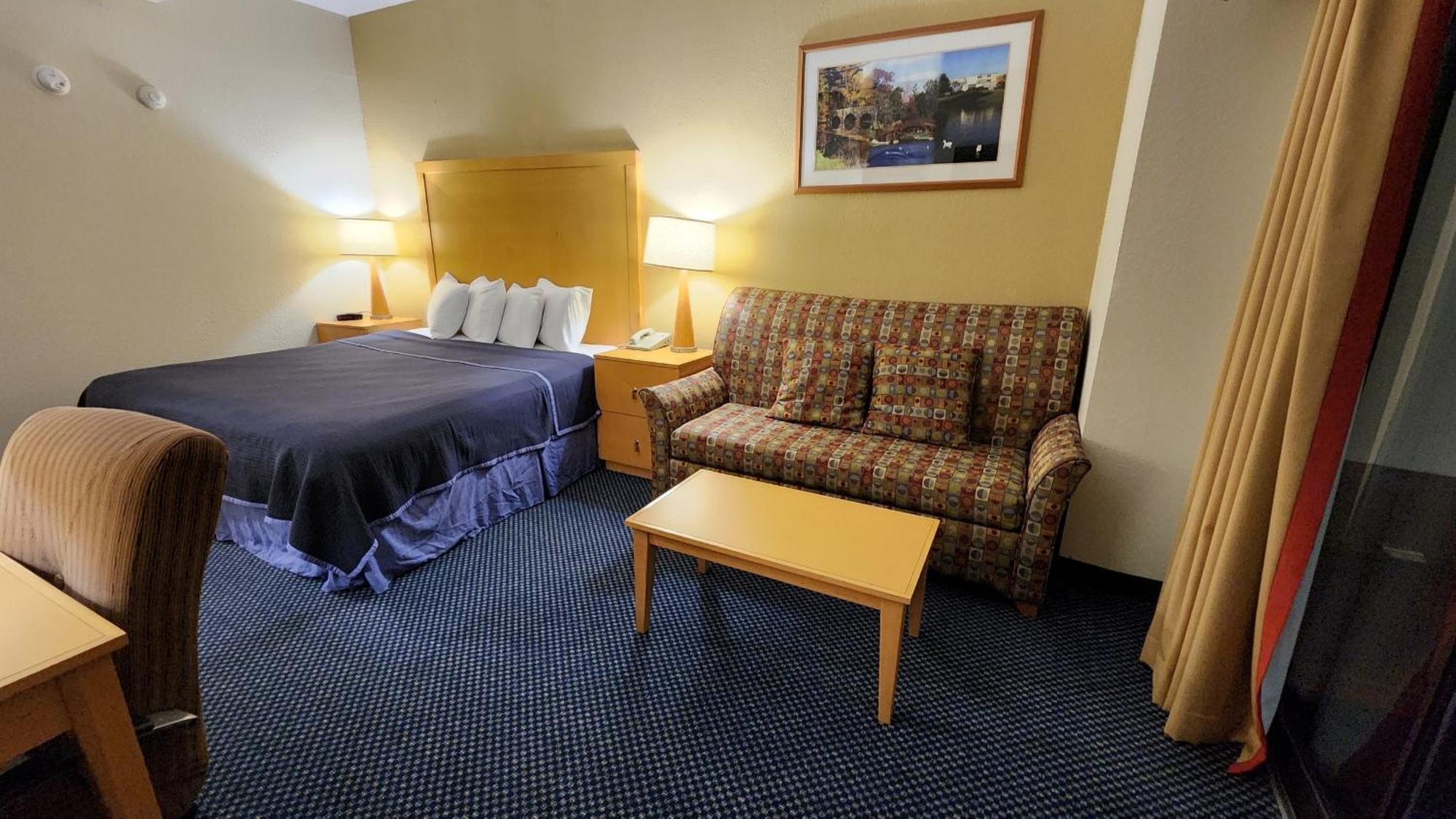 Katahdin Inn & Suites Millinocket Extérieur photo